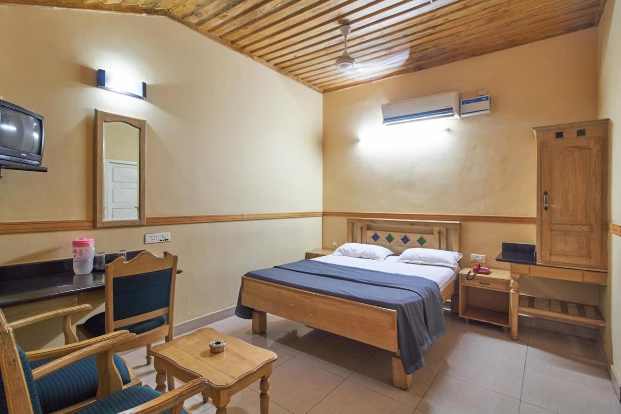 Hotel Maple Regency Kochi Exterior photo