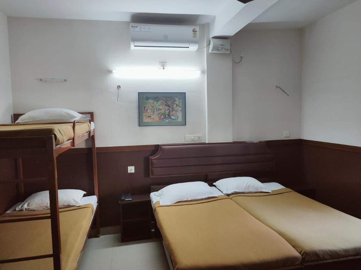 Hotel Maple Regency Kochi Exterior photo